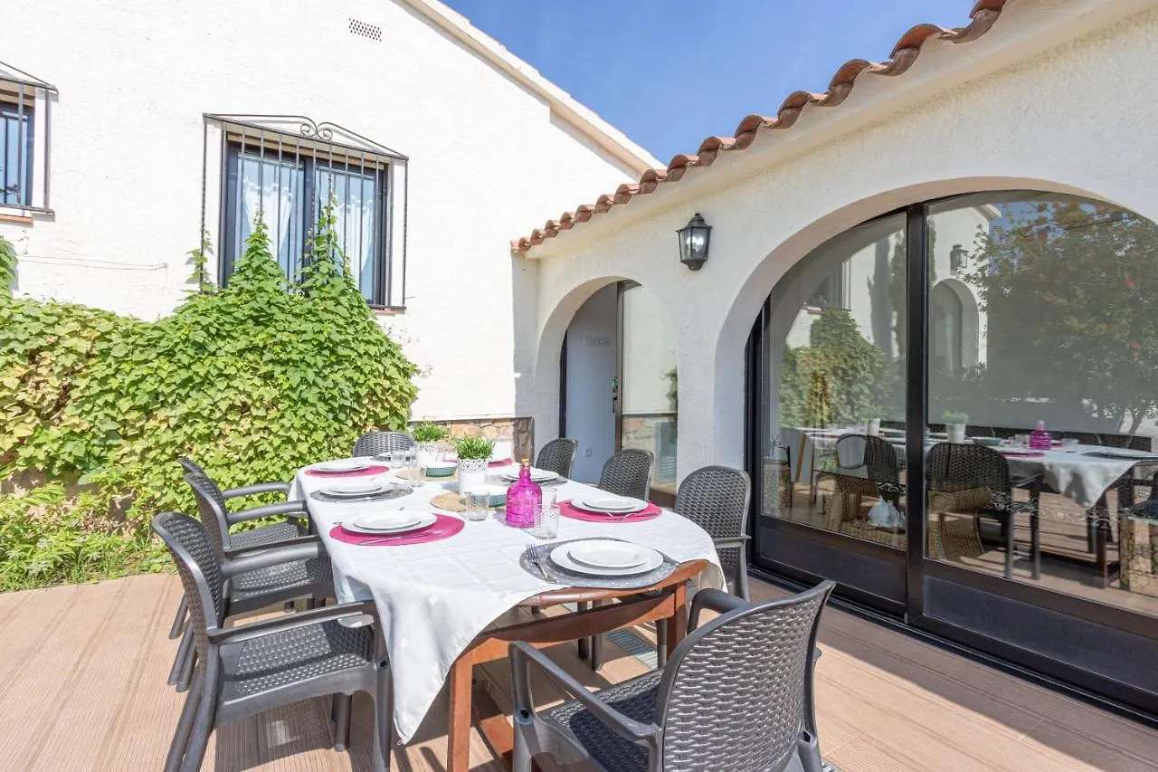 Apart-Rent Villa Alberes Empuriabrava 0*,  Spain