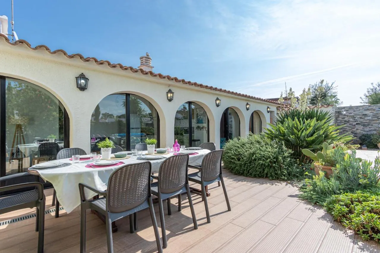 Apart-Rent Villa Alberes Empuriabrava 0*,  Spanien